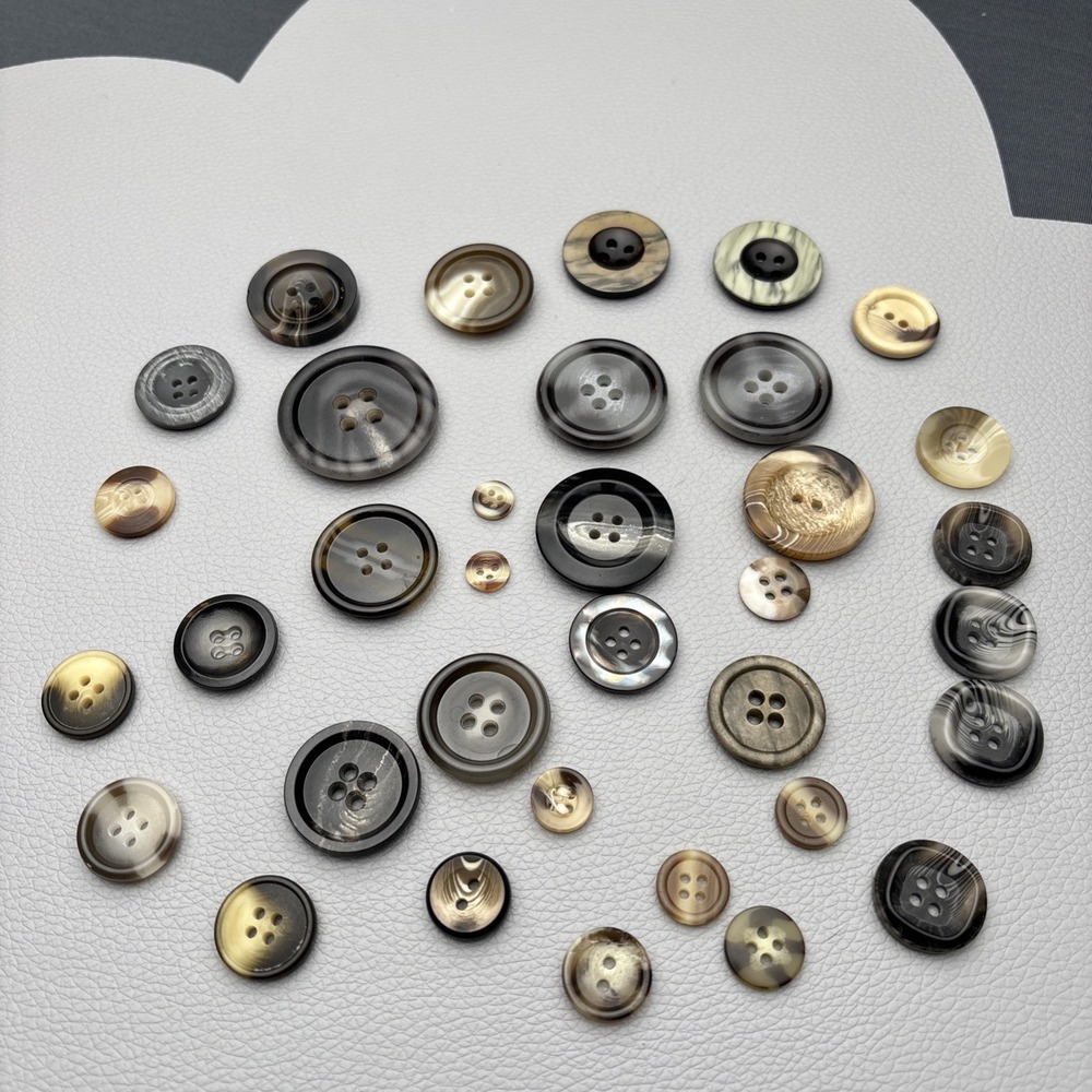 Vintage Horn-Style Button Lot (35pcs) – Brown, Taupe &‎ Marbled Gray Mix